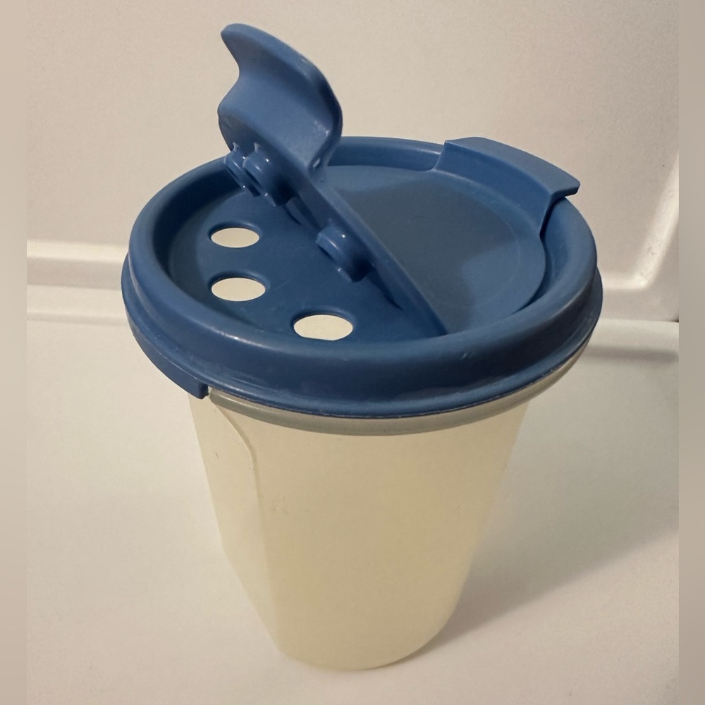 Tupperware Stor N Shake